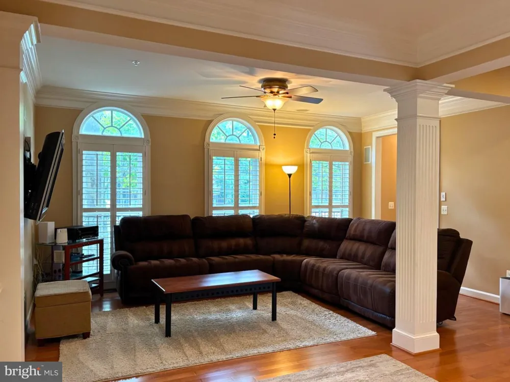 8006 RESERVE WAY Vienna, VA 22182