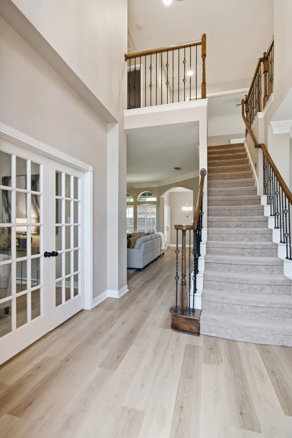 94 Bremen Drive Hurst, TX 76054