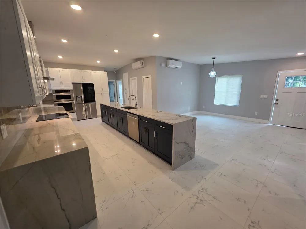 1911 W AMELIA STREET Orlando, FL 32805
