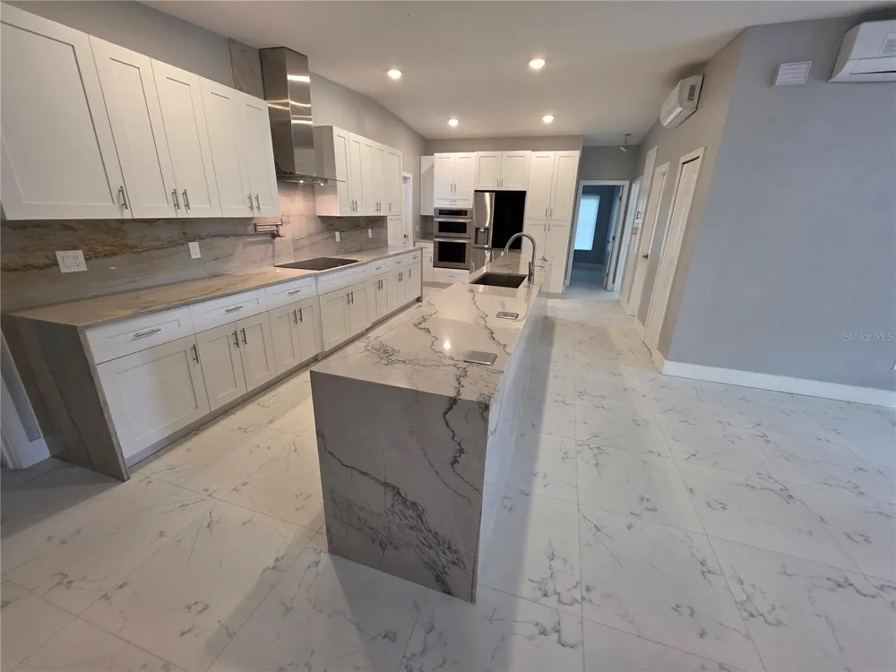1911 W AMELIA STREET Orlando, FL 32805