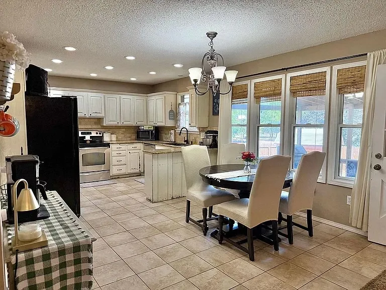 412 Beaumont Court Cleveland, OK 74020