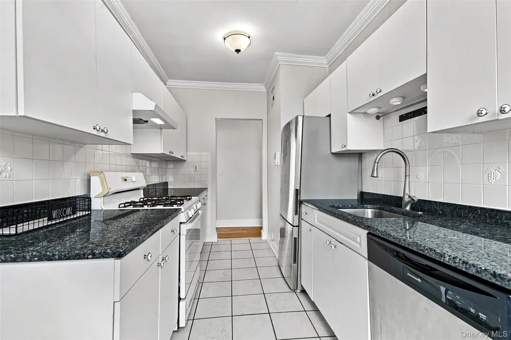 11 Alden Road #5L Larchmont, NY 10538