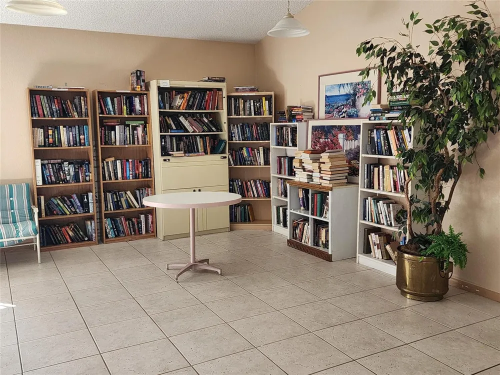 321 SE 3rd Street #302 Dania Beach, FL 33004
