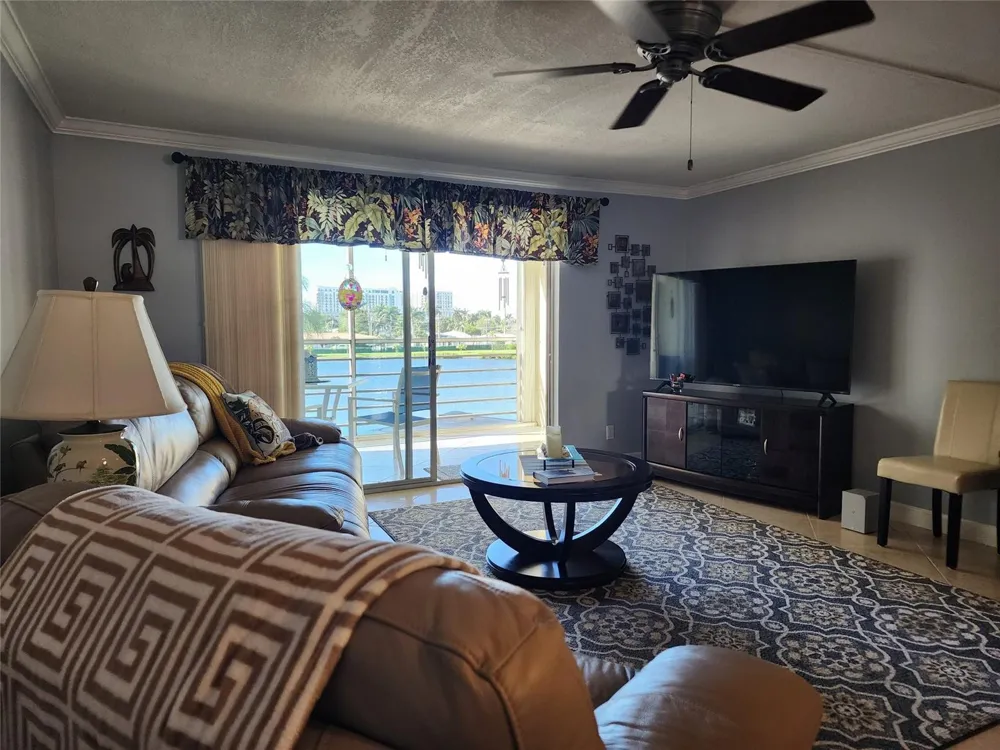 321 SE 3rd Street #302 Dania Beach, FL 33004