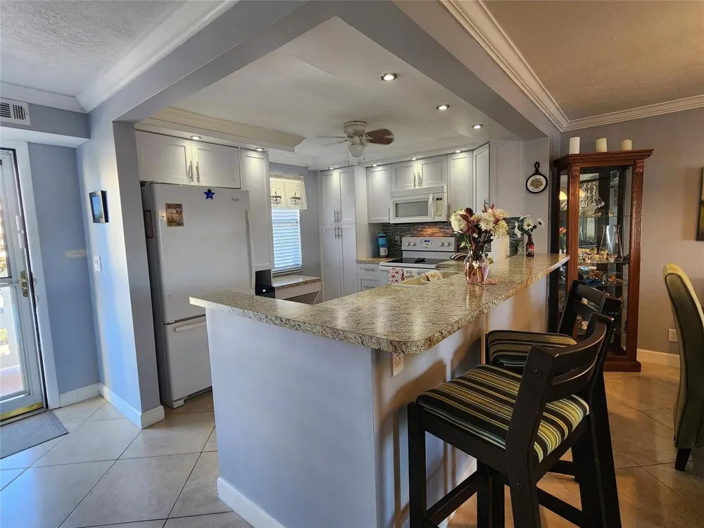 321 SE 3rd Street #302 Dania Beach, FL 33004