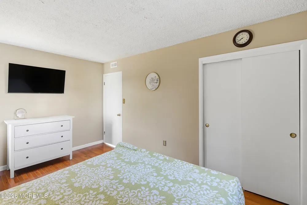 40 Kentucky Drive Little Egg Harbor, NJ 08087