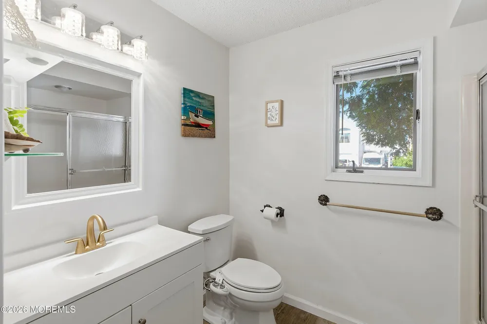 40 Kentucky Drive Little Egg Harbor, NJ 08087