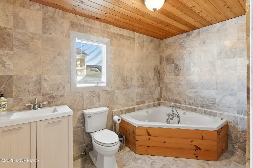 40 Kentucky Drive Little Egg Harbor, NJ 08087