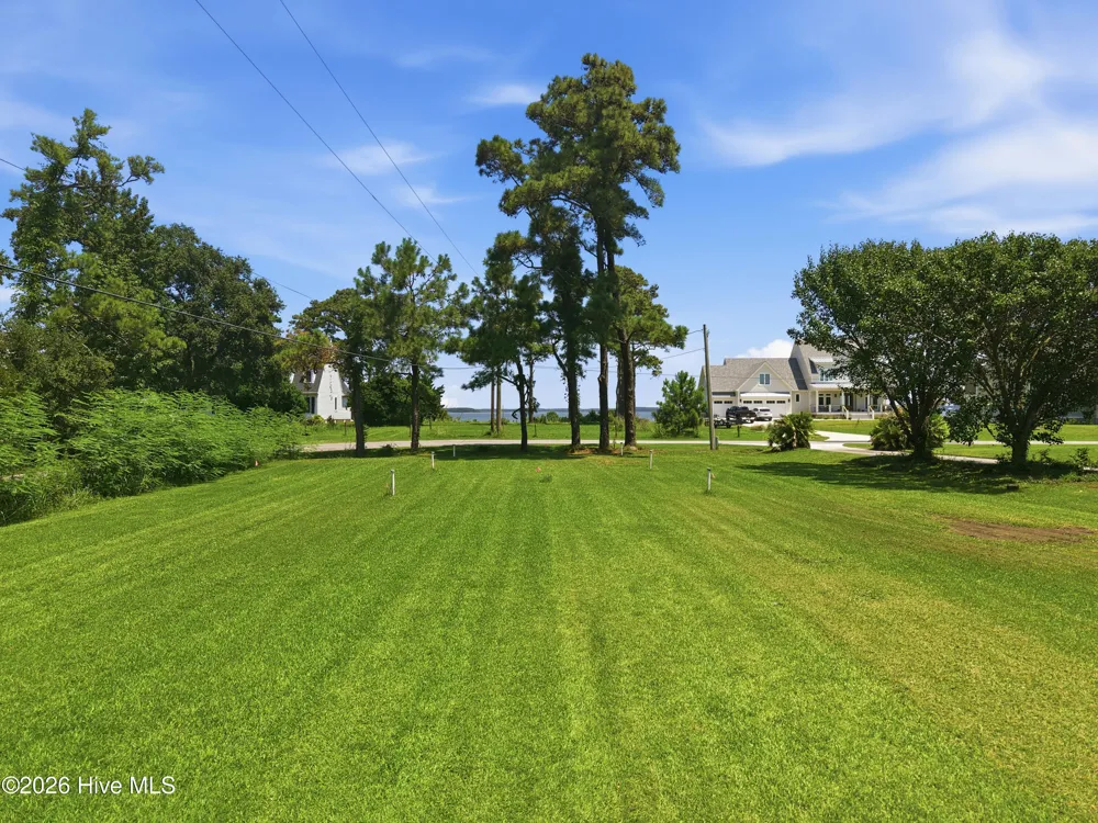 1513 Scotts Landing Morehead City, NC 28557
