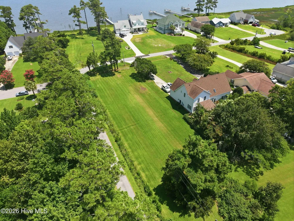 1513 Scotts Landing Morehead City, NC 28557