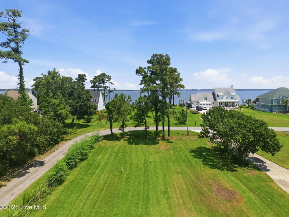 1513 Scotts Landing Morehead City, NC 28557