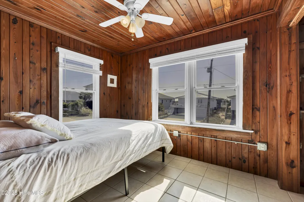 1008 Ocean Boulevard Topsail Beach, NC 28445