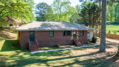 153 Dawson Forest Road