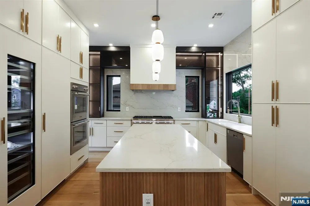 63 Billingsley Drive Livingston, NJ 07039