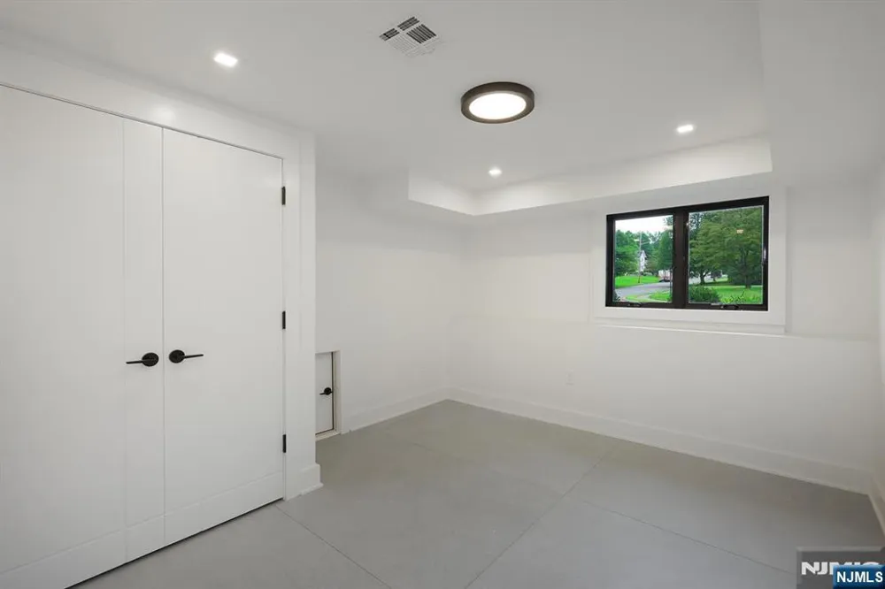 63 Billingsley Drive Livingston, NJ 07039