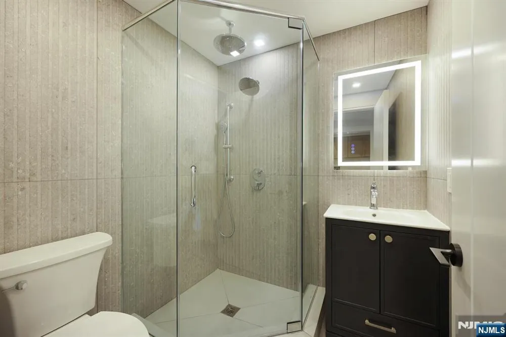63 Billingsley Drive Livingston, NJ 07039