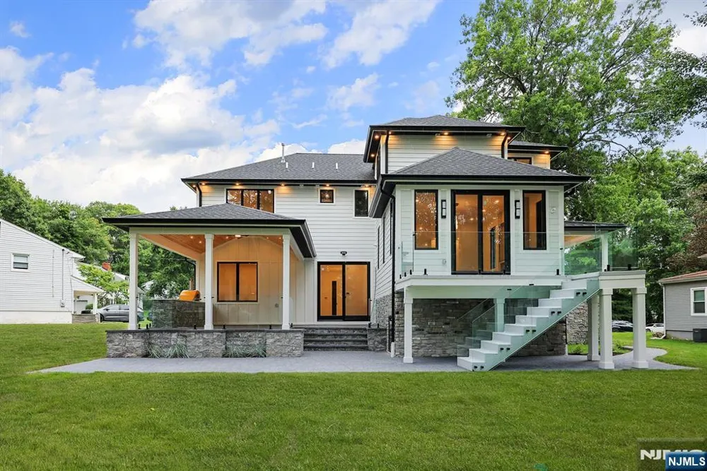 63 Billingsley Drive Livingston, NJ 07039