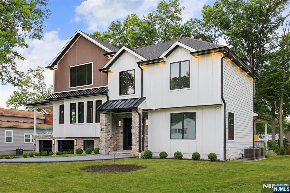 63 Billingsley Drive Livingston, NJ 07039