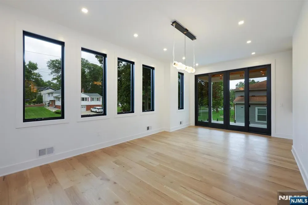 63 Billingsley Drive Livingston, NJ 07039