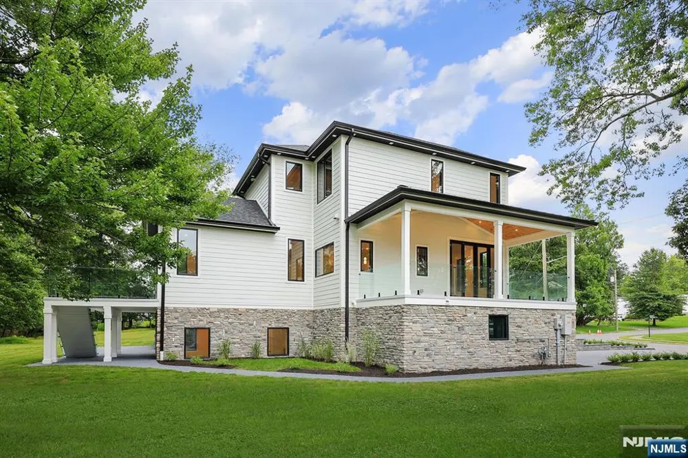 63 Billingsley Drive Livingston, NJ 07039