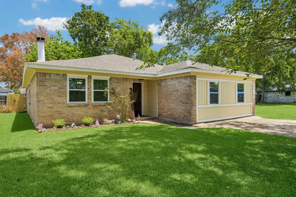 425 S Brownell Street La Porte, TX 77571