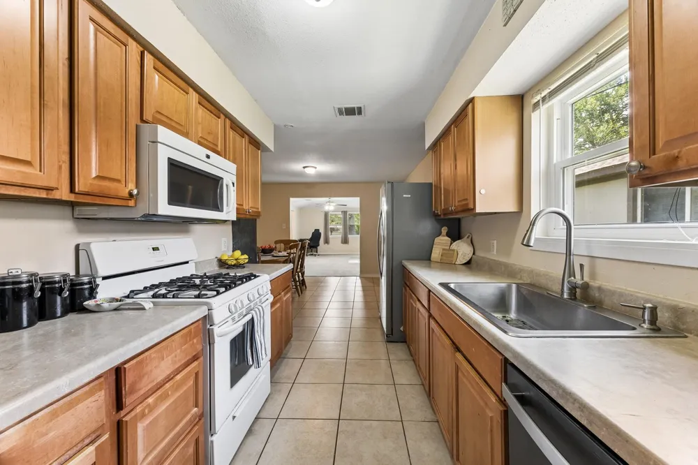 425 S Brownell Street La Porte, TX 77571