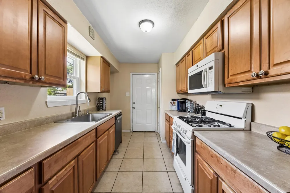 425 S Brownell Street La Porte, TX 77571