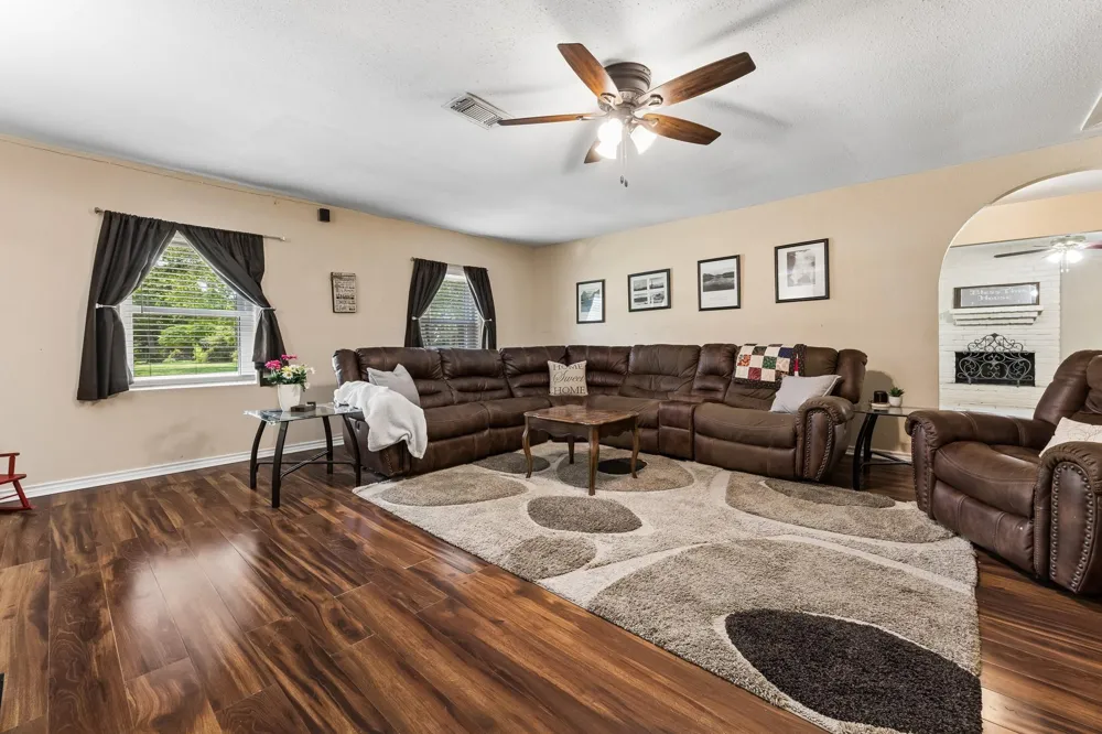 425 S Brownell Street La Porte, TX 77571
