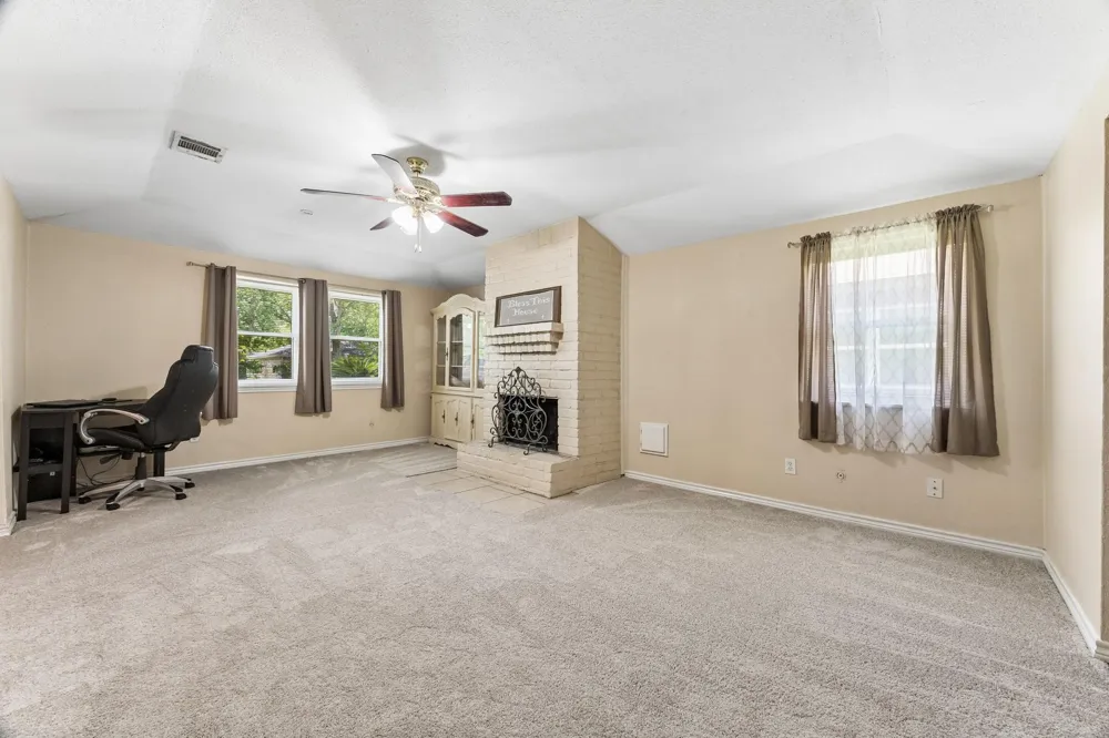 425 S Brownell Street La Porte, TX 77571