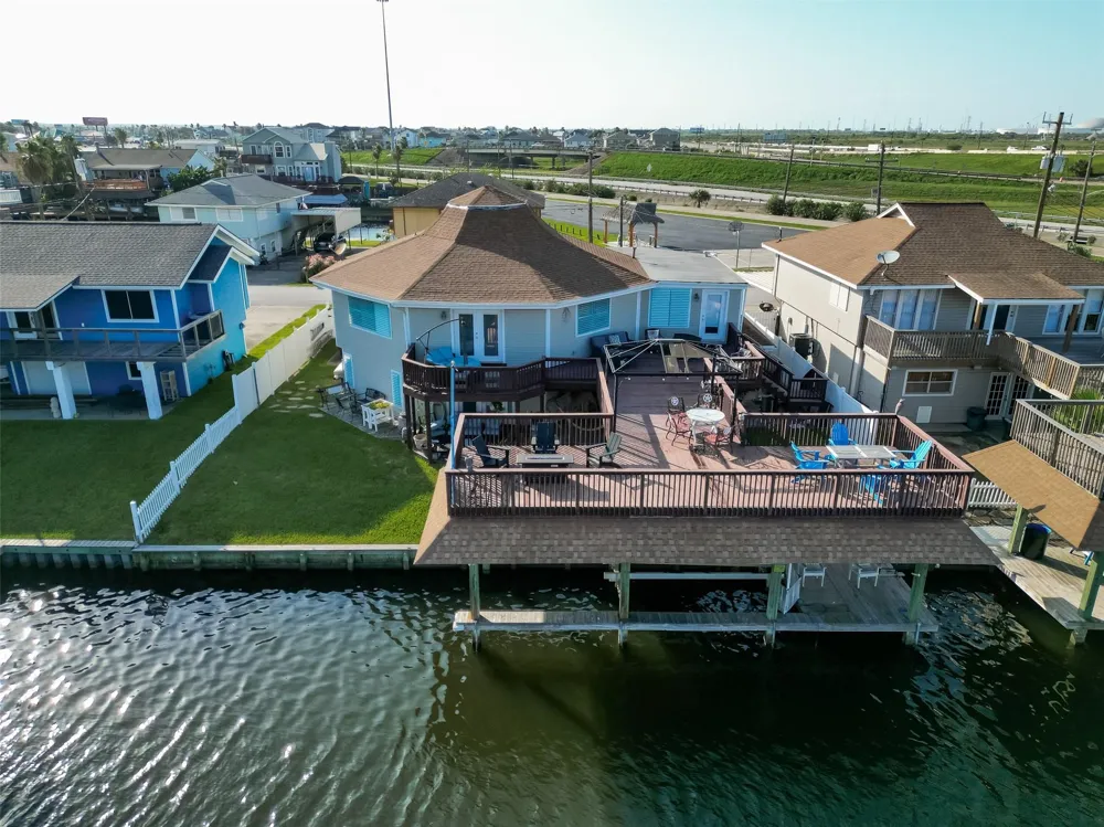638 Warsaw Street Hitchcock, TX 77563