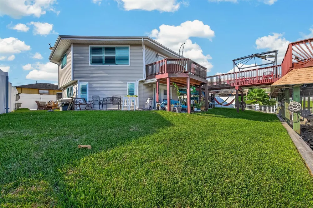 638 Warsaw Street Hitchcock, TX 77563