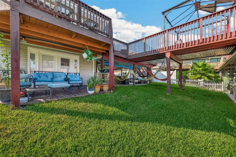 638 Warsaw Street Hitchcock, TX 77563