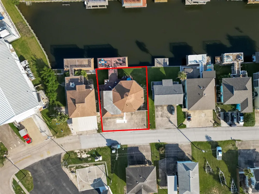 638 Warsaw Street Hitchcock, TX 77563