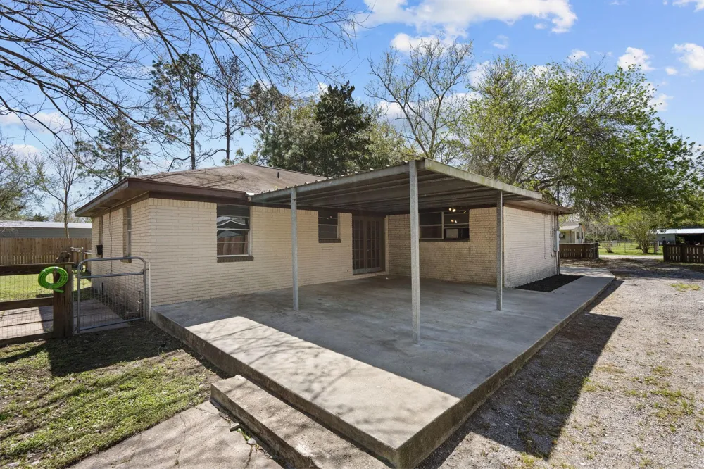 7117 Avenue D Santa Fe, TX 77510