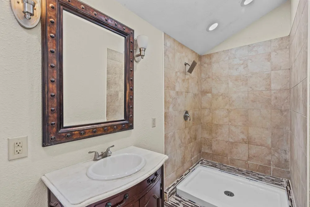 7117 Avenue D Santa Fe, TX 77510
