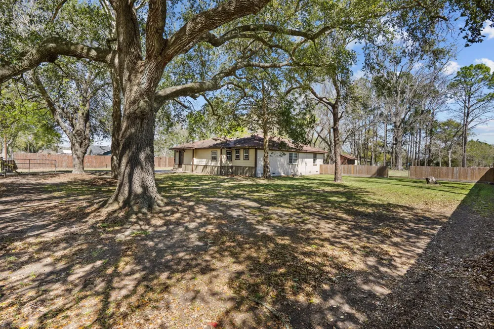 7117 Avenue D Santa Fe, TX 77510