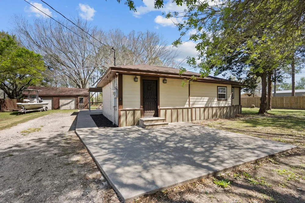 7117 Avenue D Santa Fe, TX 77510
