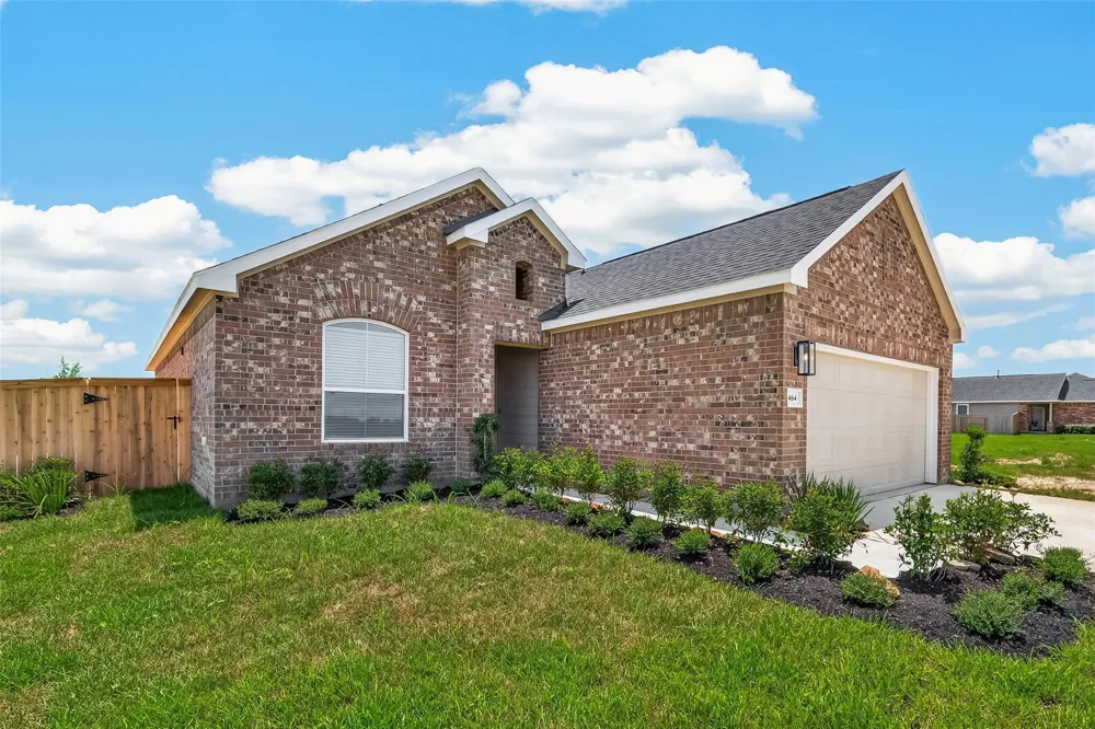 1411 Terry Roberts Drive Angleton, TX 77515