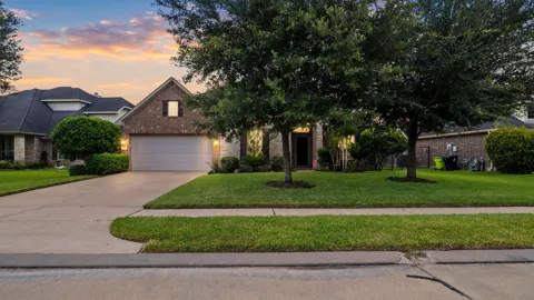 7935 Lake Commons Drive