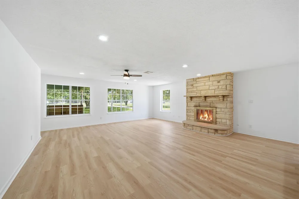 2243 Green Meadows Drive Sealy, TX 77474