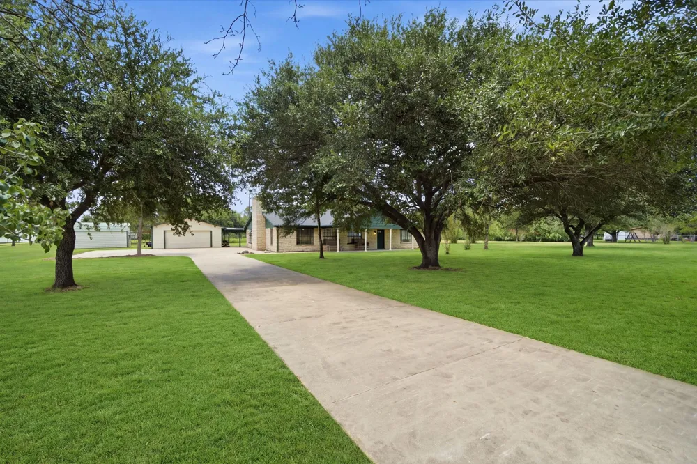 2243 Green Meadows Drive Sealy, TX 77474