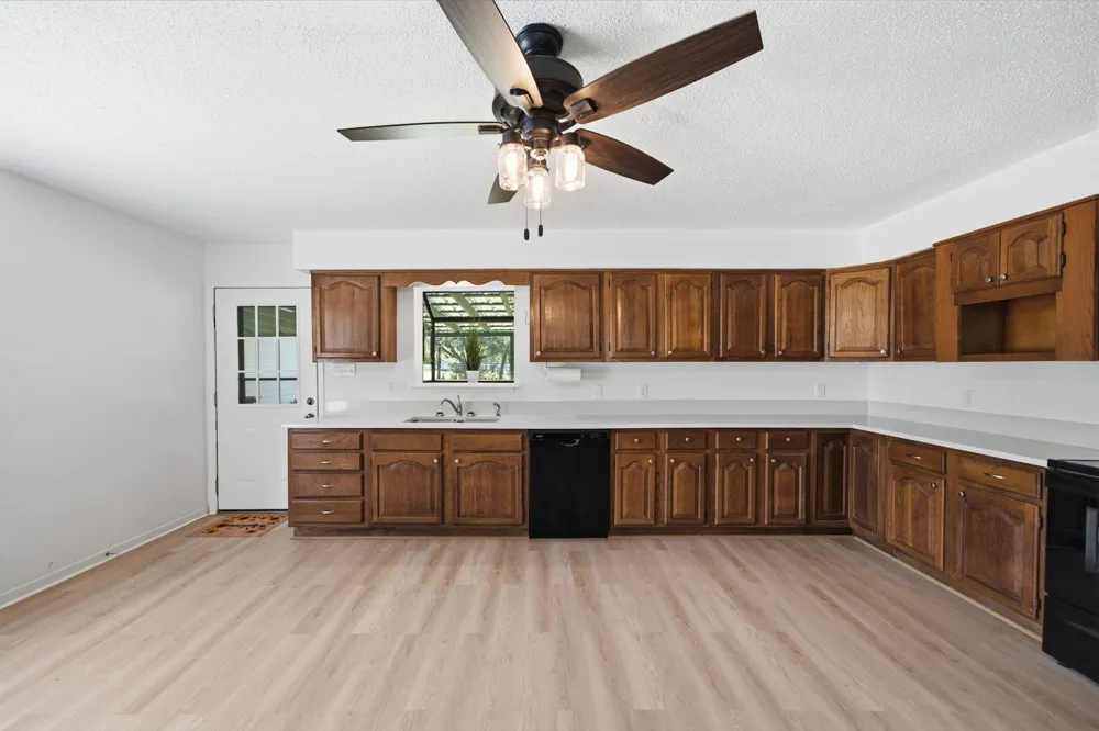 2243 Green Meadows Drive Sealy, TX 77474