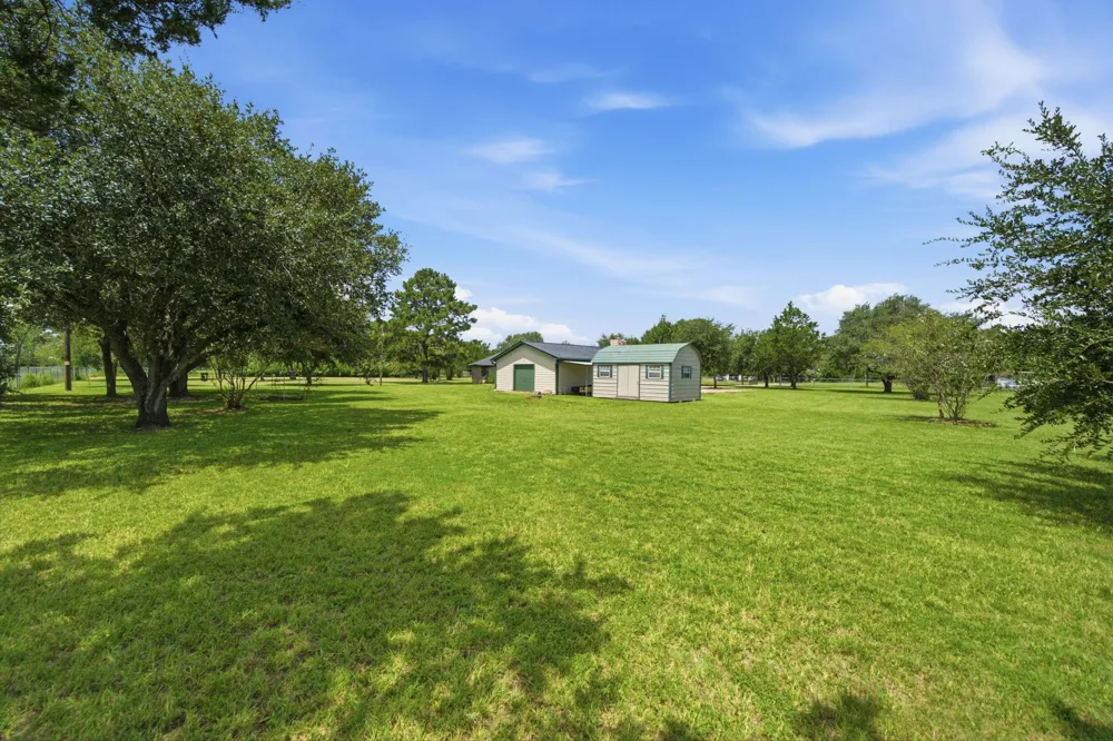 2243 Green Meadows Drive Sealy, TX 77474