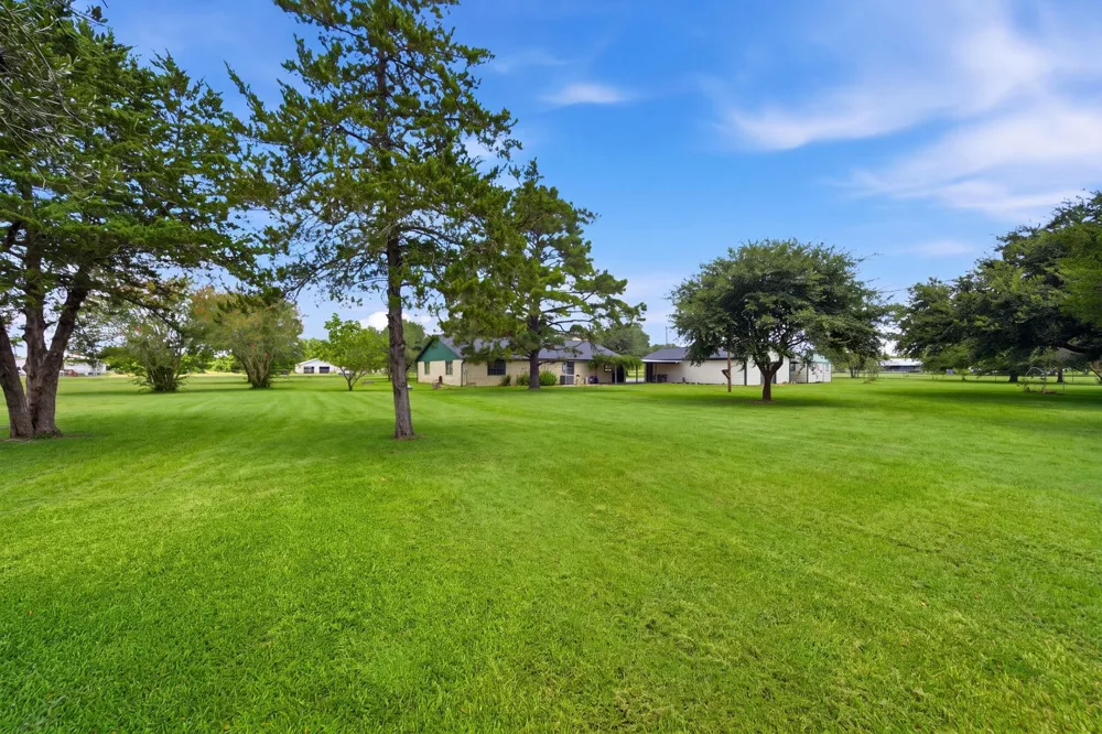 2243 Green Meadows Drive Sealy, TX 77474