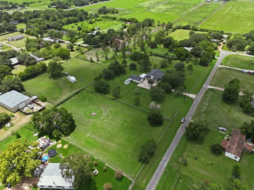 2243 Green Meadows Drive Sealy, TX 77474