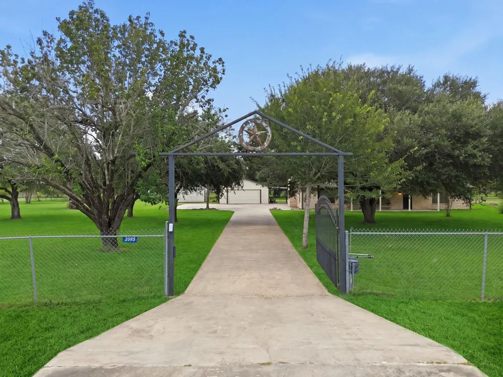 2243 Green Meadows Drive Sealy, TX 77474