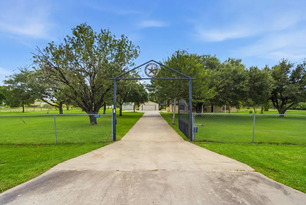 2243 Green Meadows Drive Sealy, TX 77474