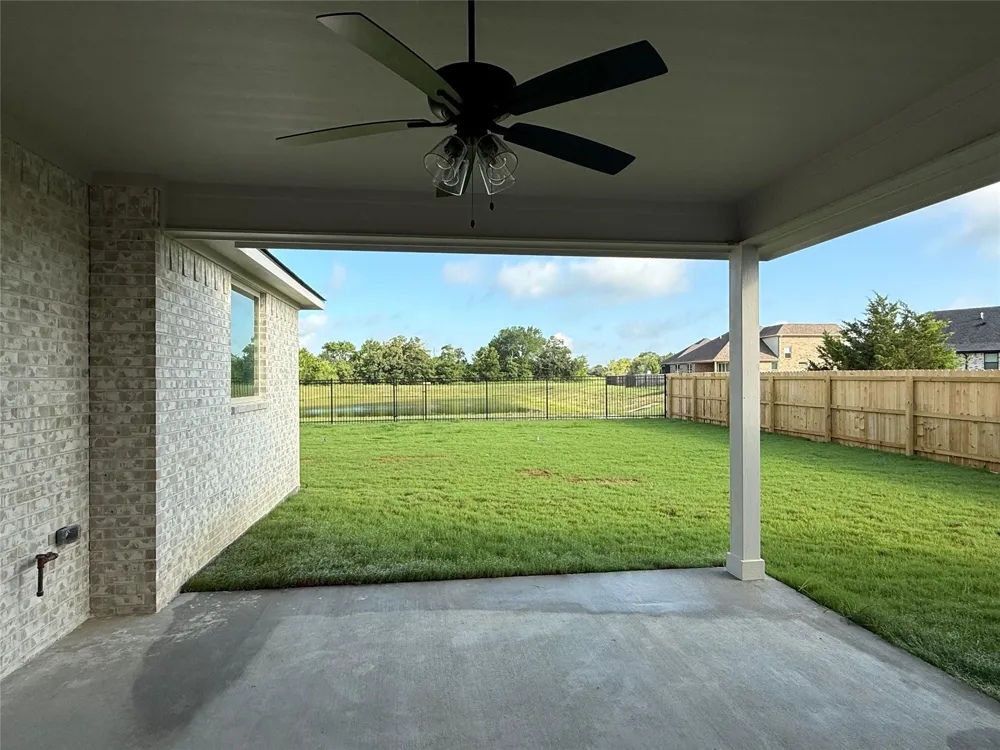 1046 Calaveras College Station, TX 77845