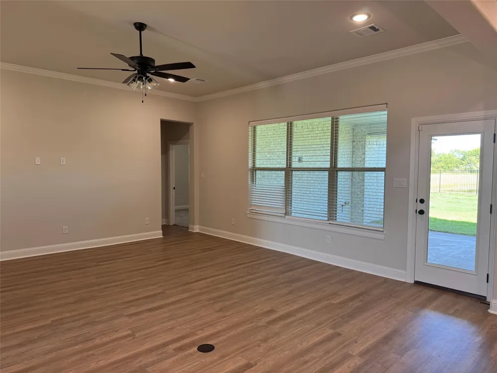 1046 Calaveras College Station, TX 77845