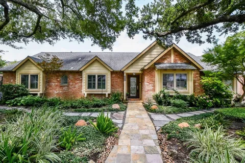 2911 Fontana Drive